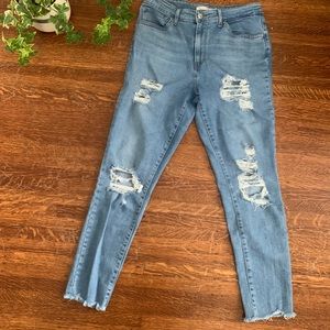 Levi Strauss Ripped Jeans 721 High Rise Skinny